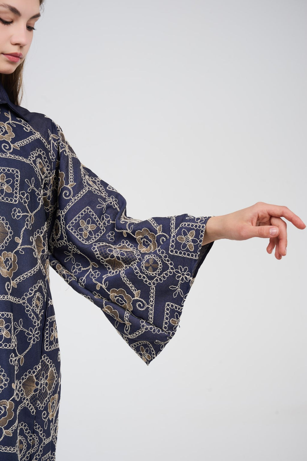 Women’s Embroidery Maxi Shirt Dress/Kaftan with Wide Sleeves & Button Front