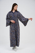 فستان/عباية قميص ماكسي تطريز  بأكمام واسعة وأزرار أمامية

