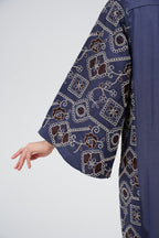 فستان/عباية قميص ماكسي تطريز  بأكمام واسعة وأزرار أمامية

