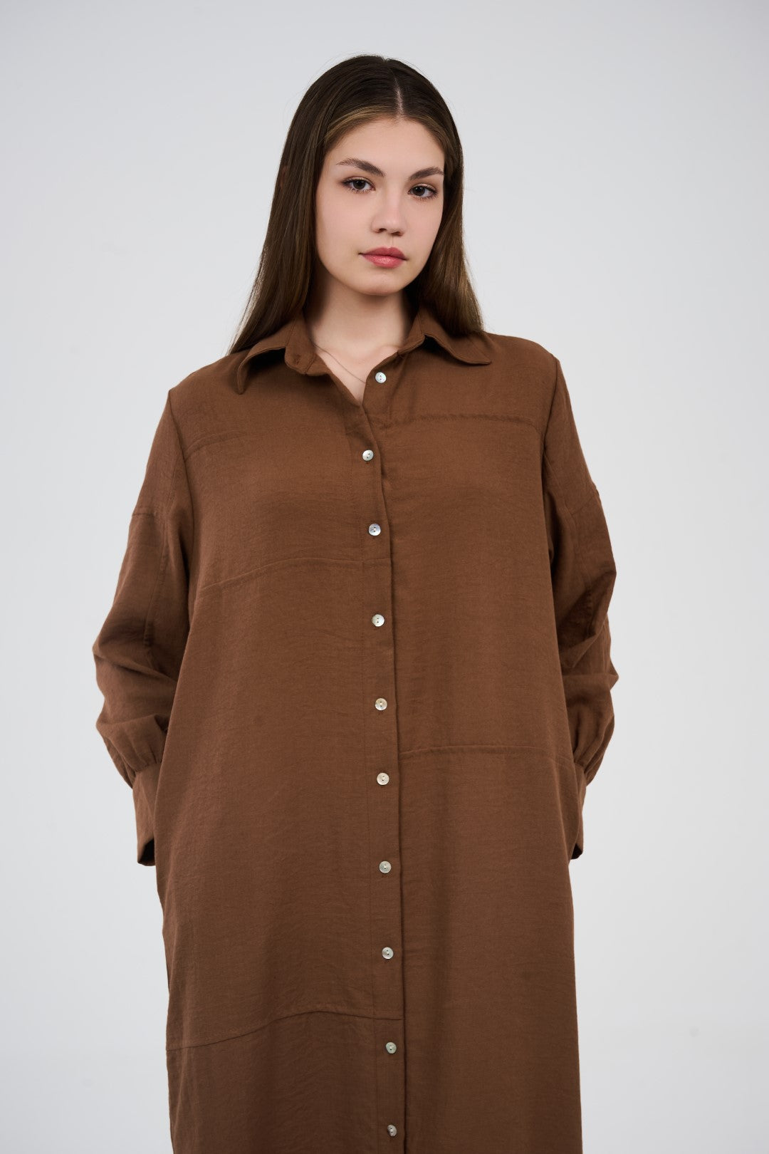 فستان قميص طويل بأزرار أمامية 