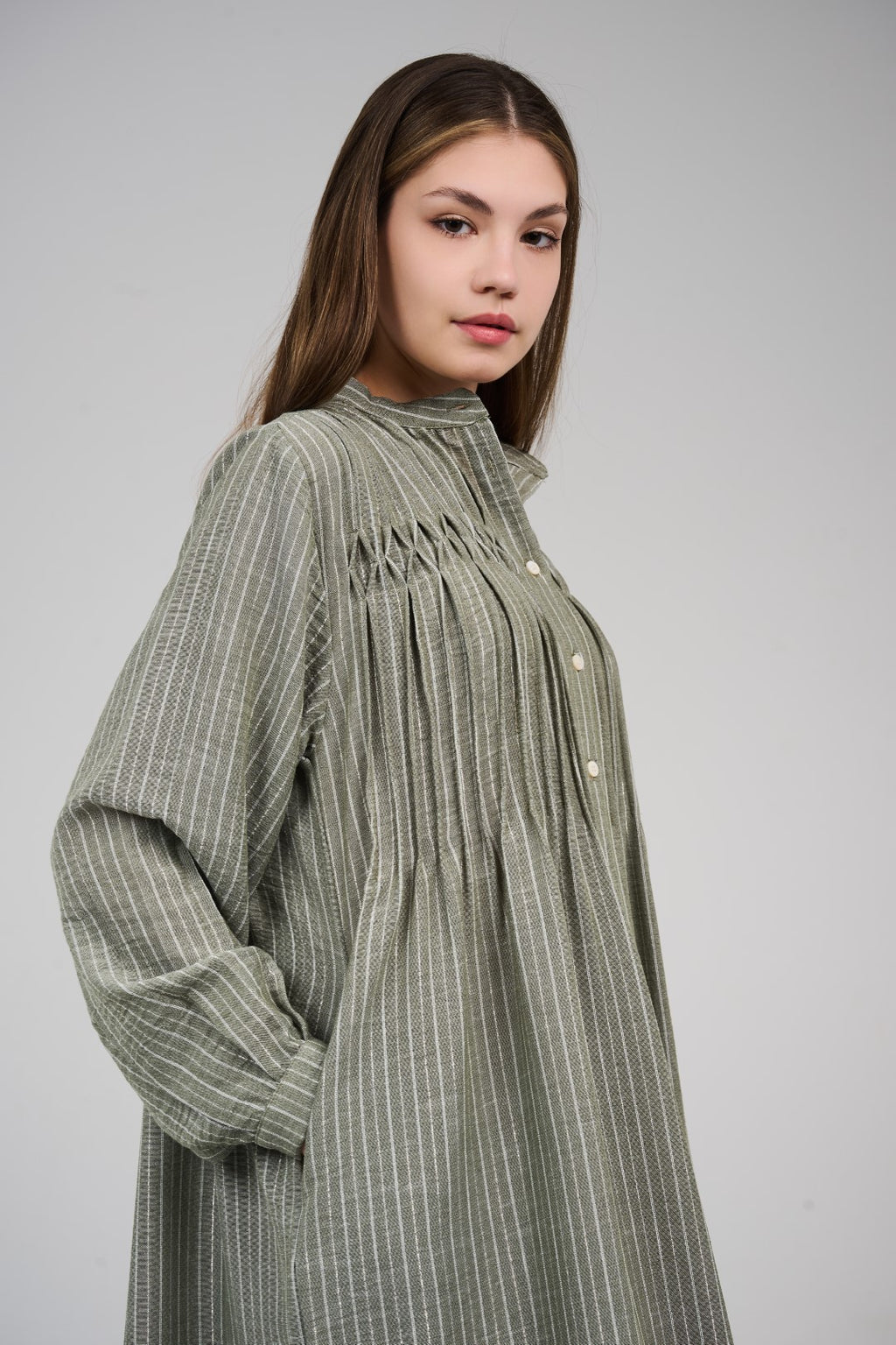 فستان قميص ماكسي مخطط بأزرار أمامية