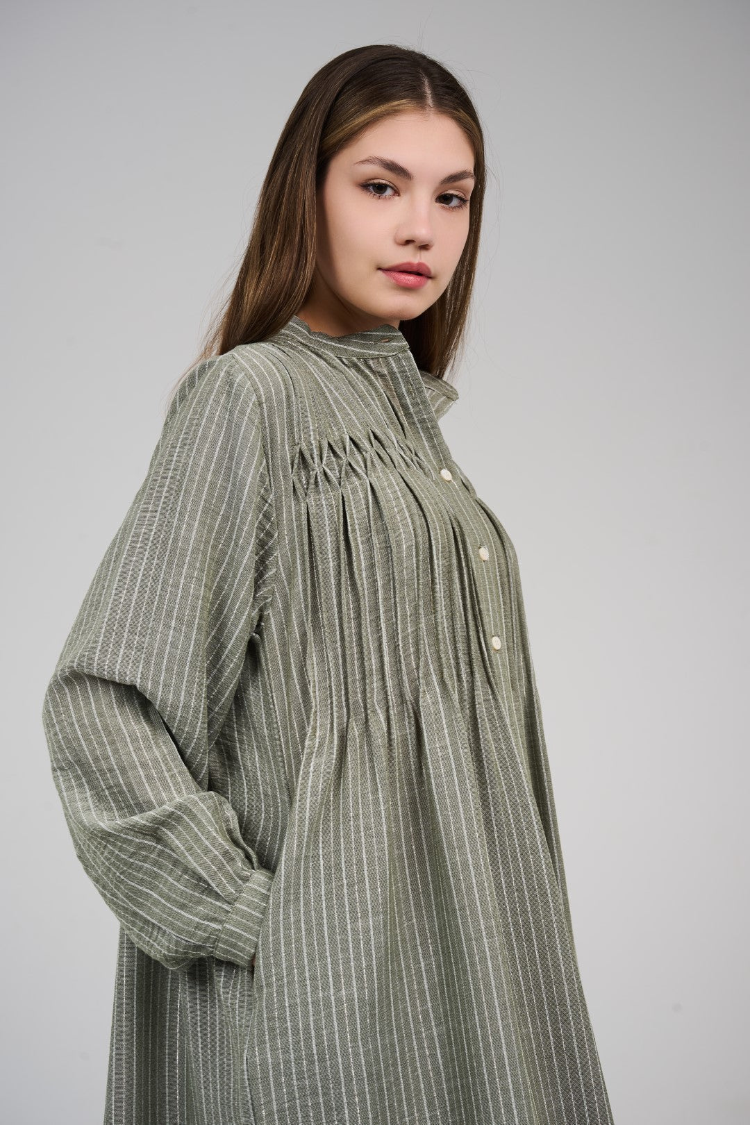 فستان قميص ماكسي مخطط بأزرار أمامية