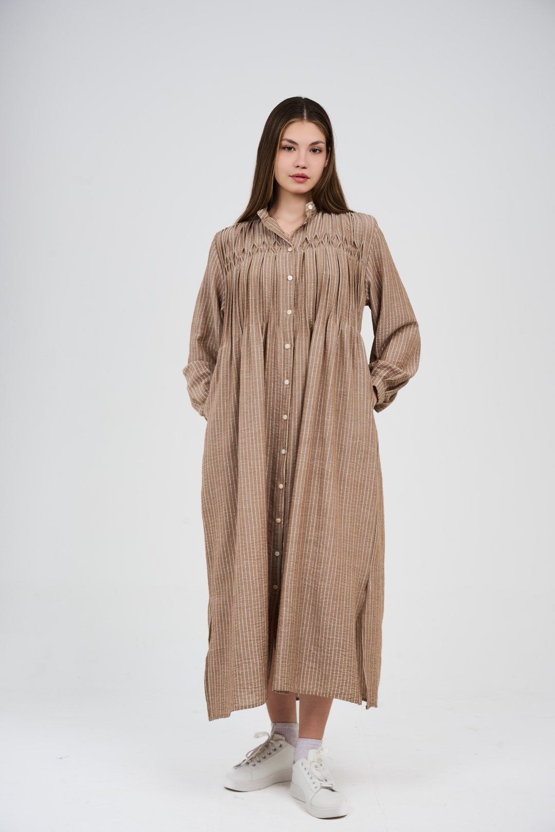 فستان قميص ماكسي مخطط بأزرار أمامية