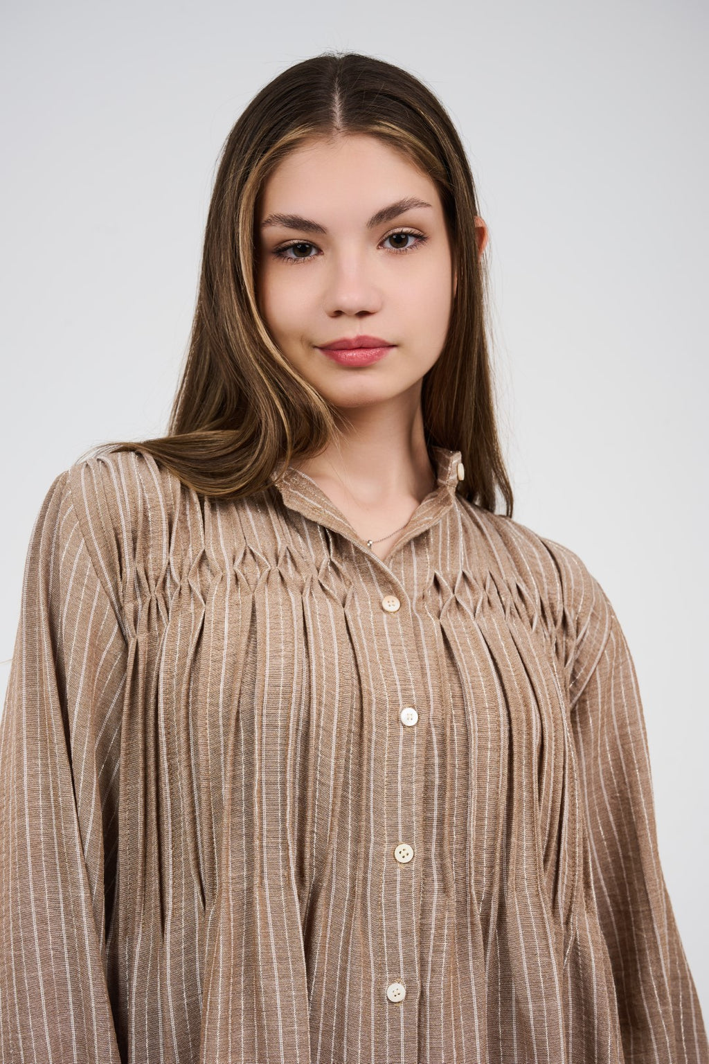 فستان قميص ماكسي مخطط بأزرار أمامية