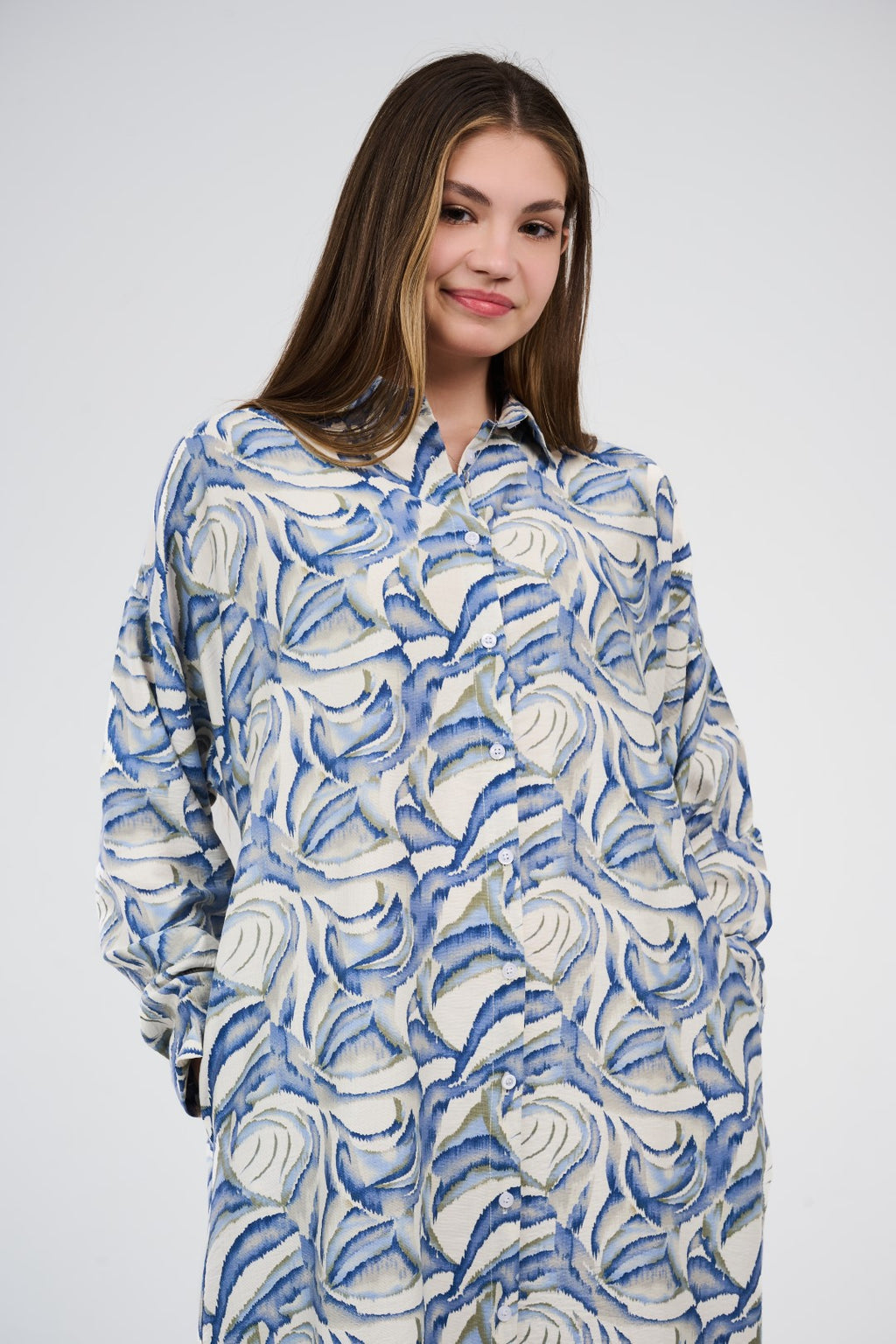 فستان قميص مطبوع بطول ميدي/ماكسي بأزرار أمامية 

