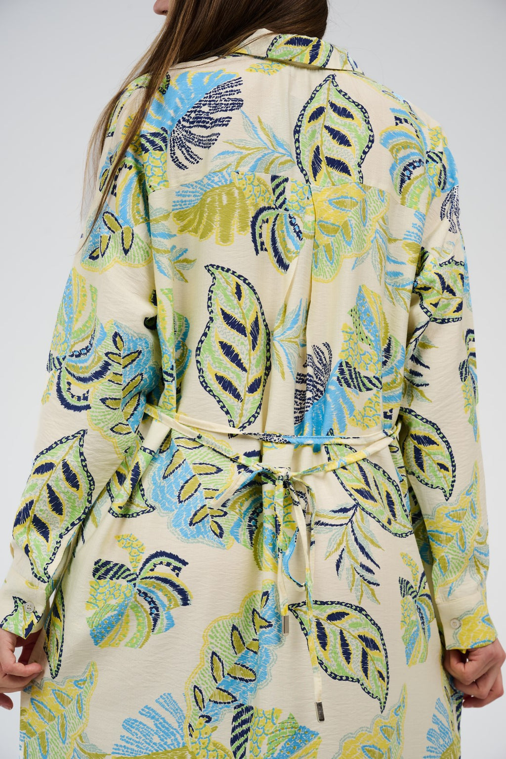 فستان قميص مطبوع بطول ميدي/ماكسي بأزرار أمامية 

