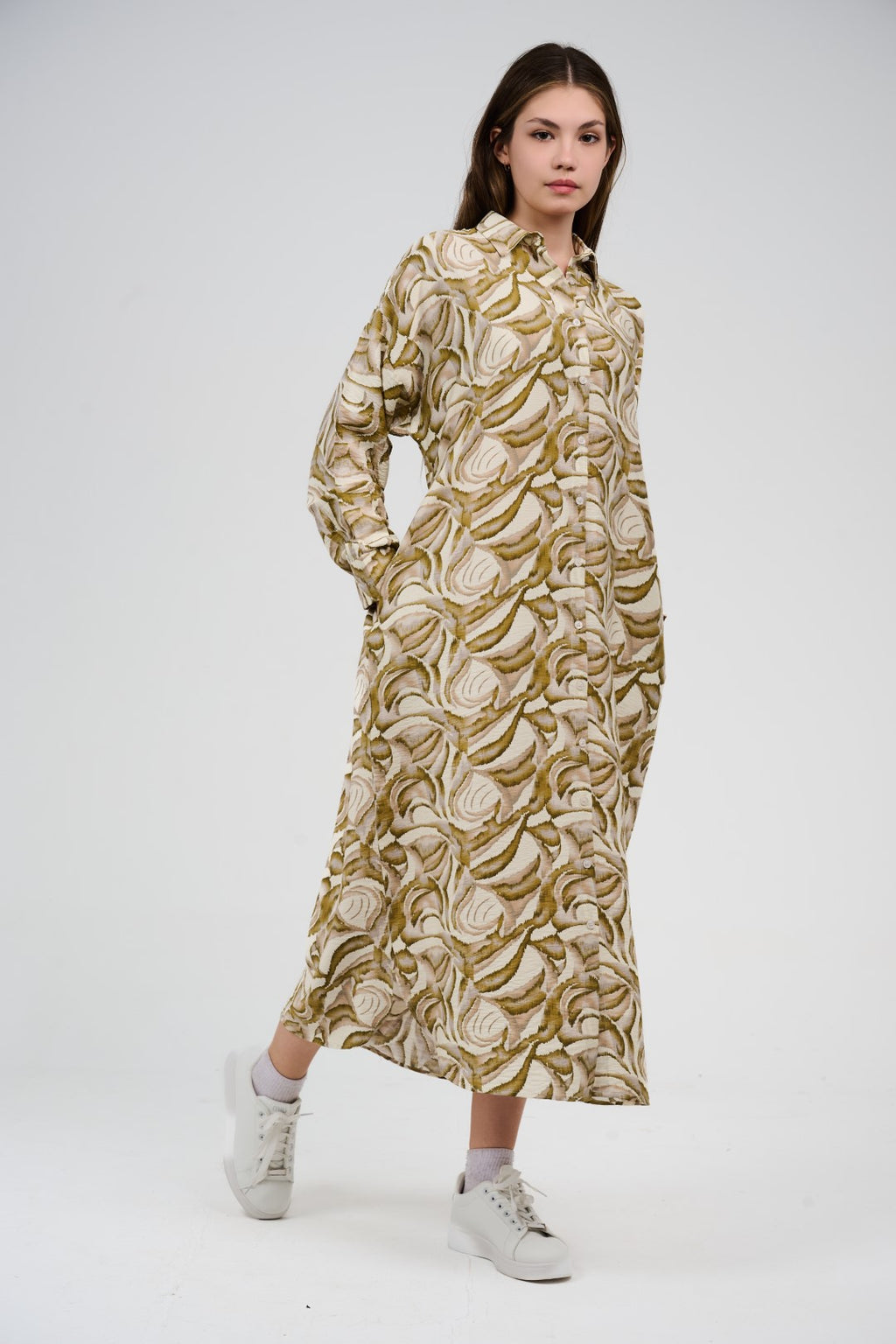 فستان قميص مطبوع بطول ميدي/ماكسي بأزرار أمامية 

