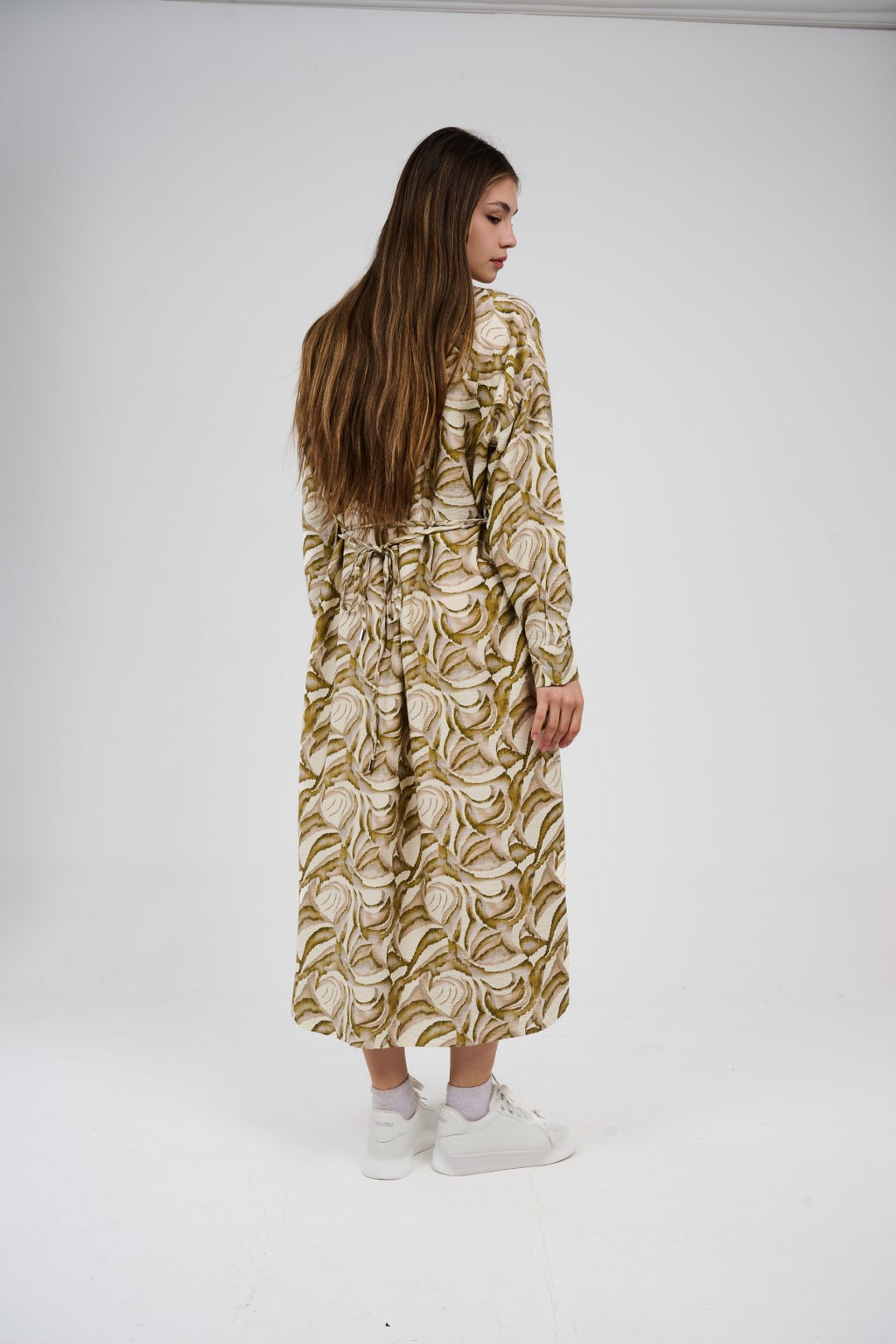 فستان قميص مطبوع بطول ميدي/ماكسي بأزرار أمامية 

