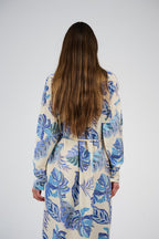 فستان قميص مطبوع بطول ميدي/ماكسي بأزرار أمامية 

