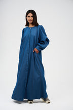 فستان ماكسي دنيم بقصة واسعة وأكمام منفوشة