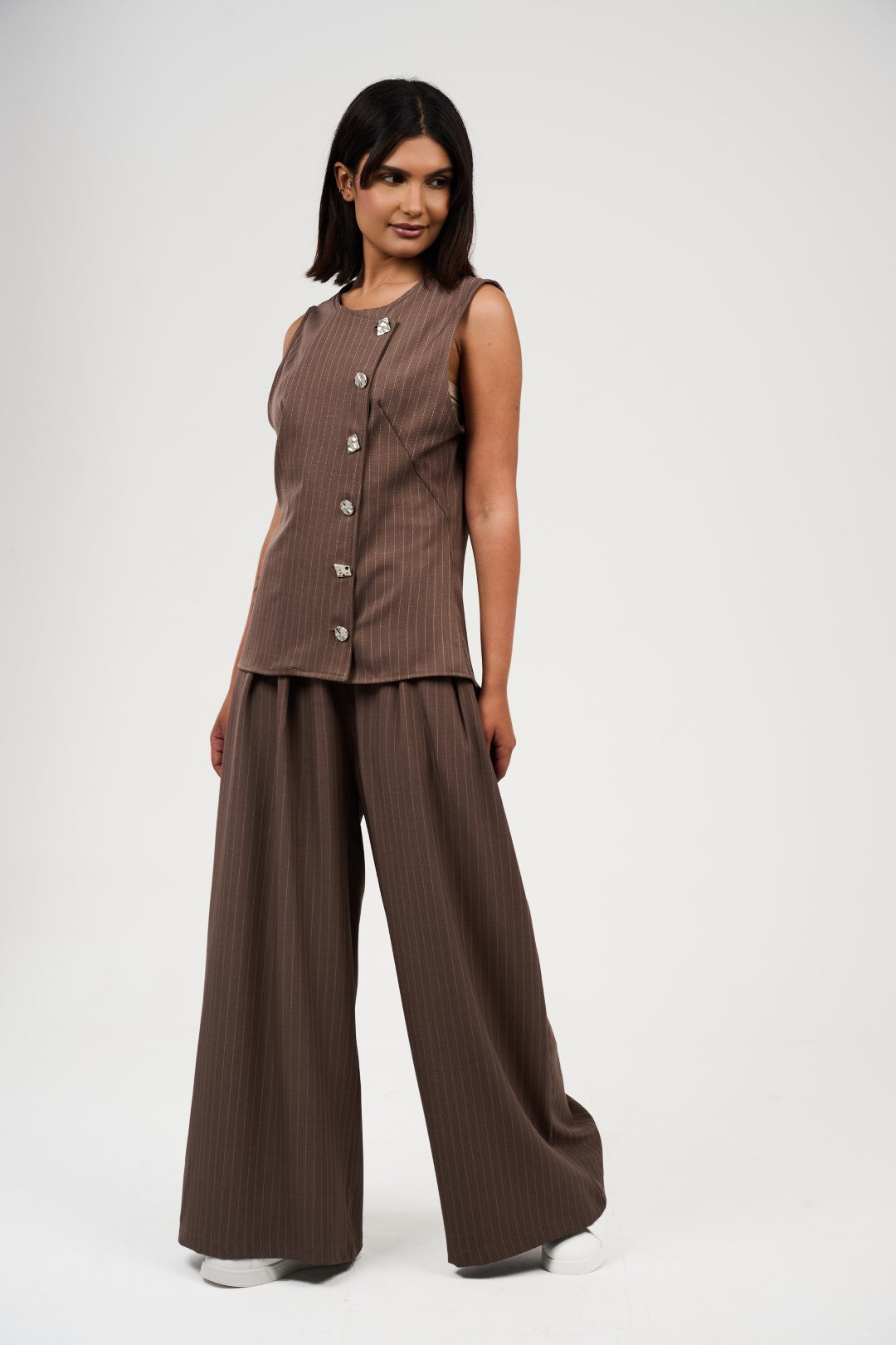 طقم سوت قطعتين فيست + بنطلون وايد ليج