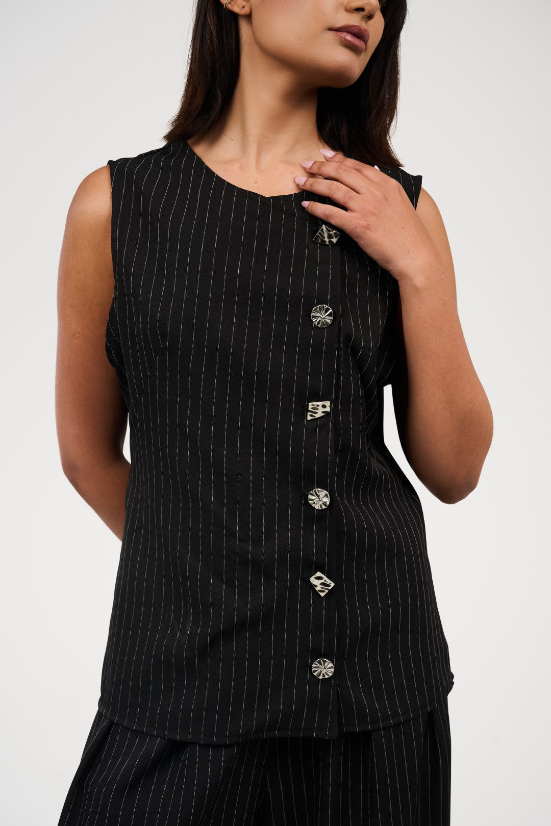 طقم سوت قطعتين فيست + بنطلون وايد ليج